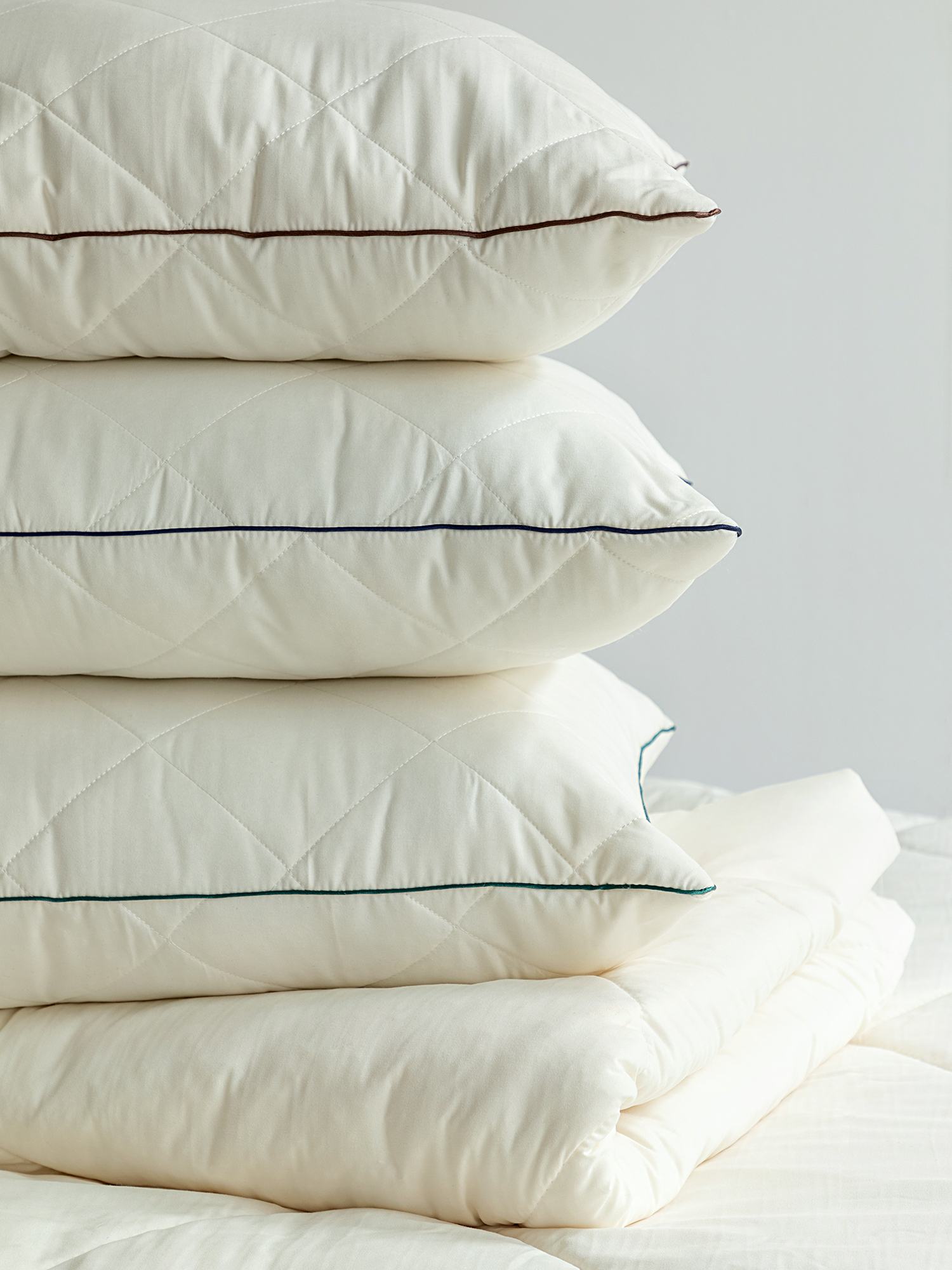 Подушка Creative, овечья шерсть, Унисон 4