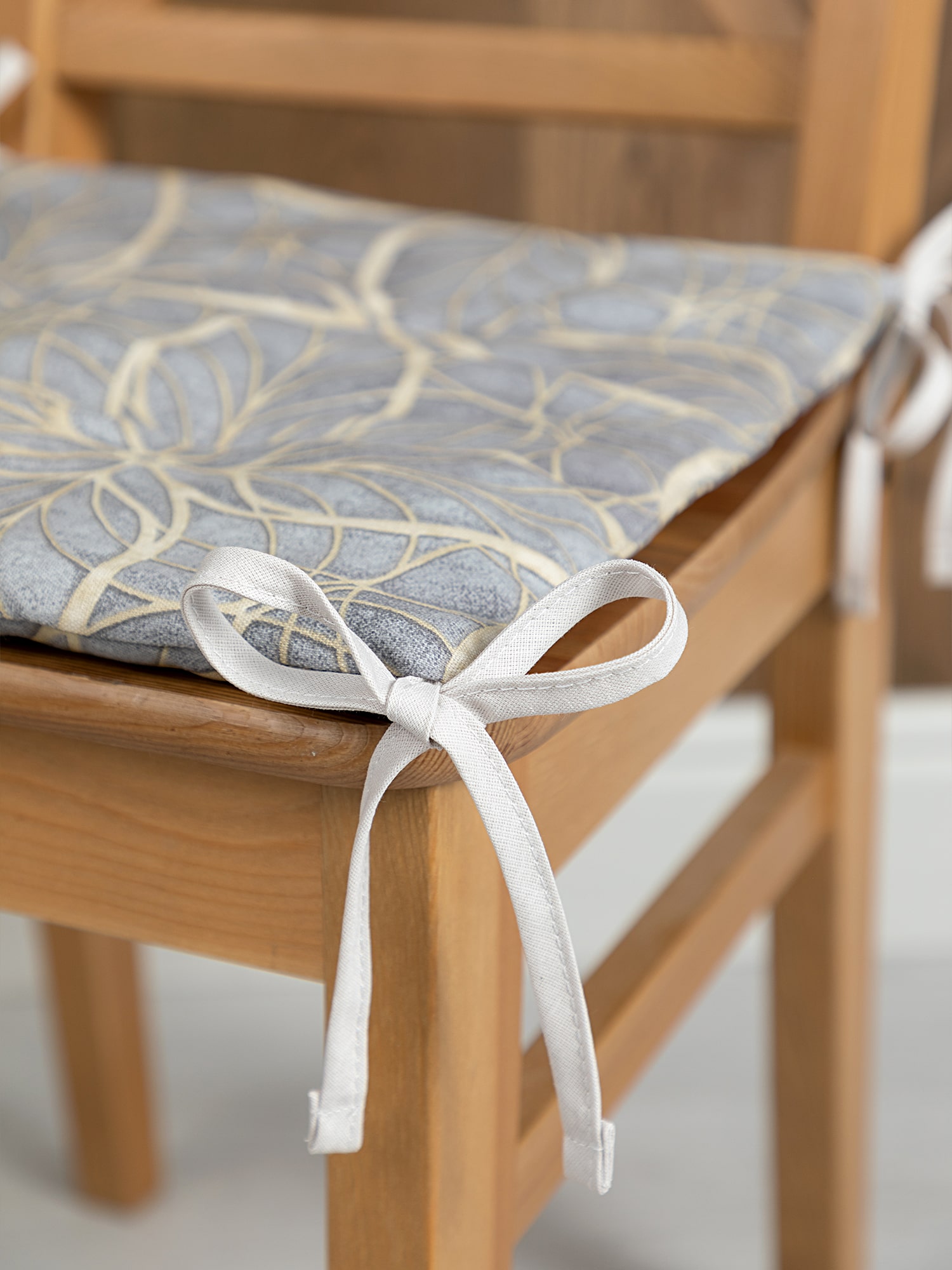 Подушка на стул, Унисон 1