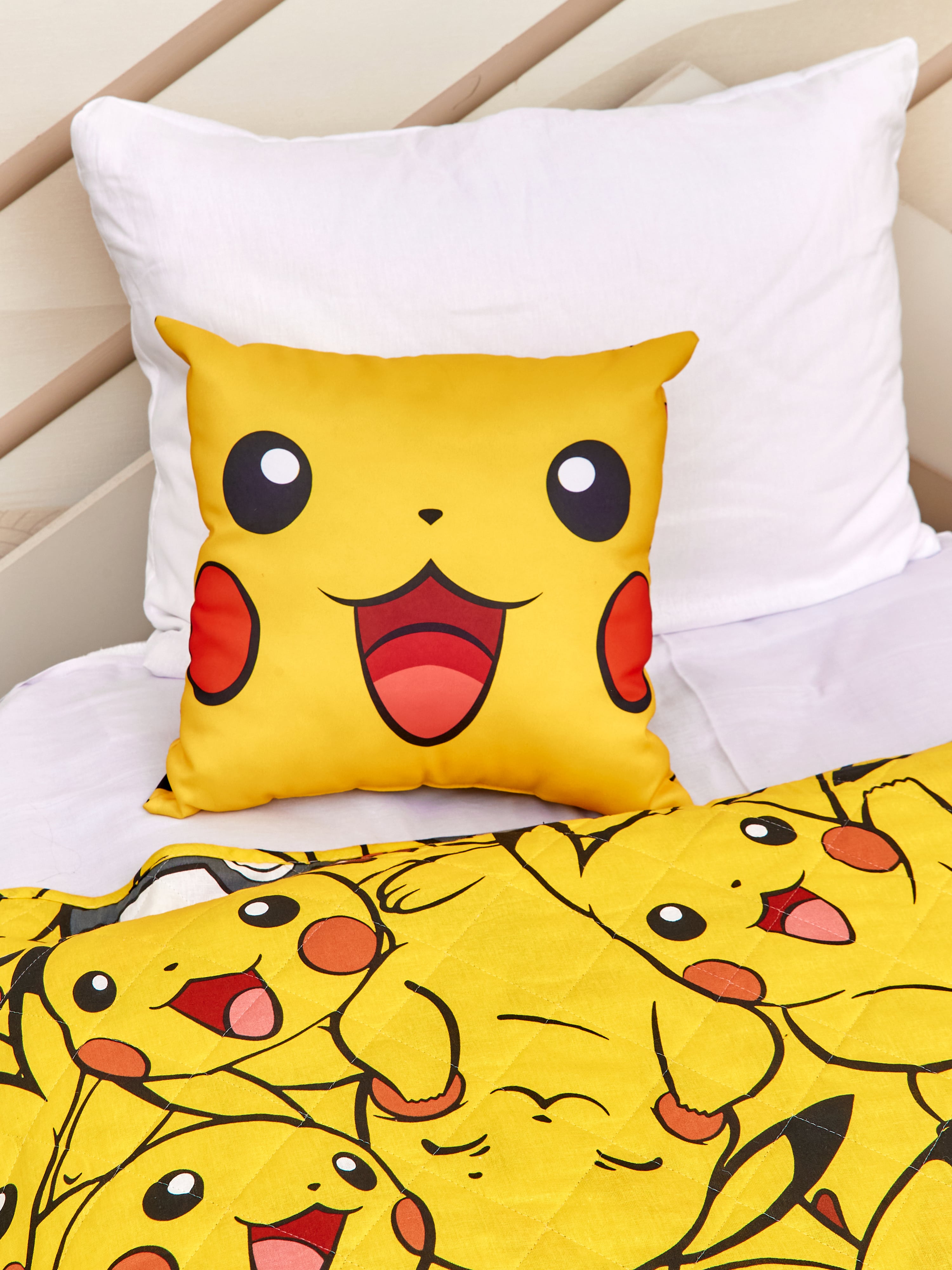 Подушка декоративная Juno Пикачу 7