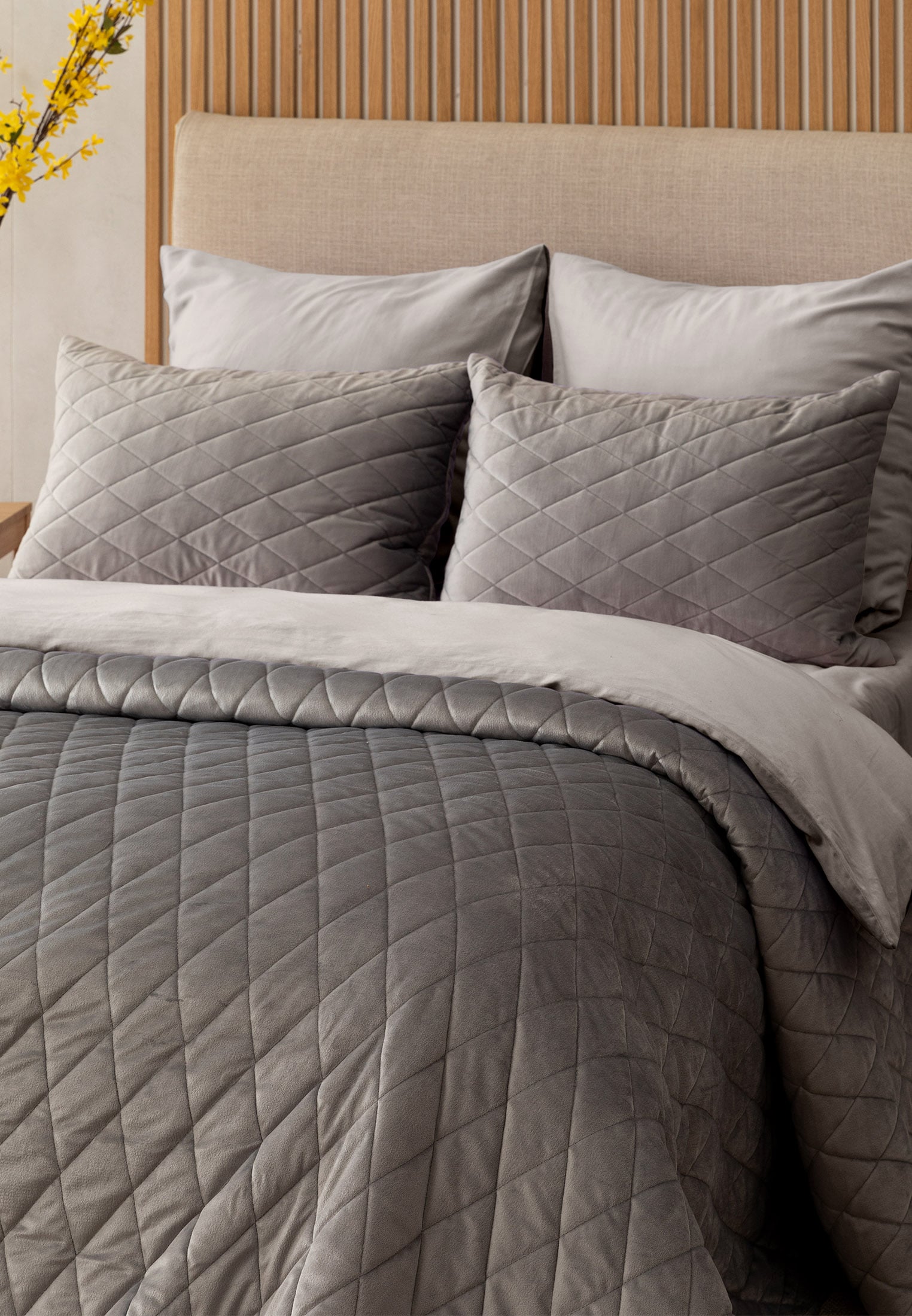 Покрывало стеганое с наволочками велюр "Essential home" Silver grey Унисон 1