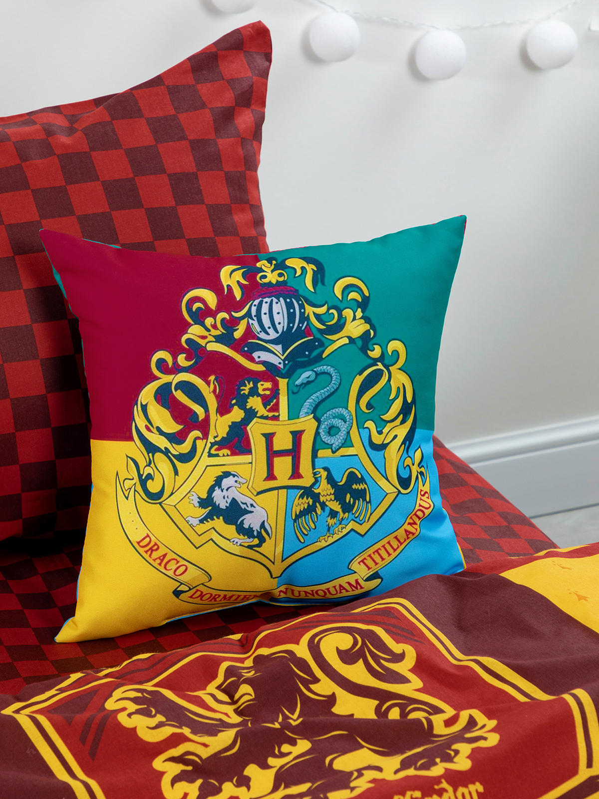 Подушка декоративная габардин "Гарри Поттер", Хогвартс, Непоседа 0