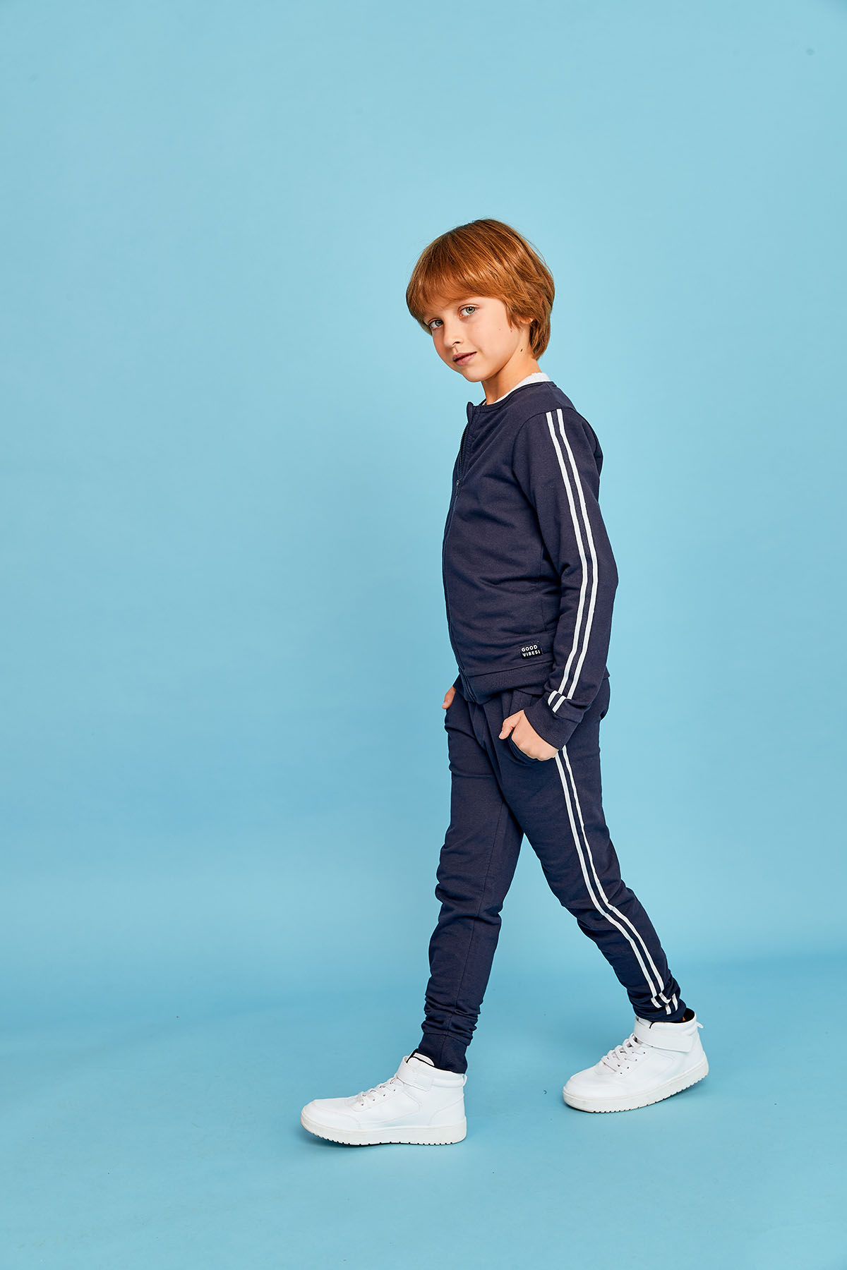 Костюм: футболка, толстовка на молнии и спортивные брюки, Juno 2