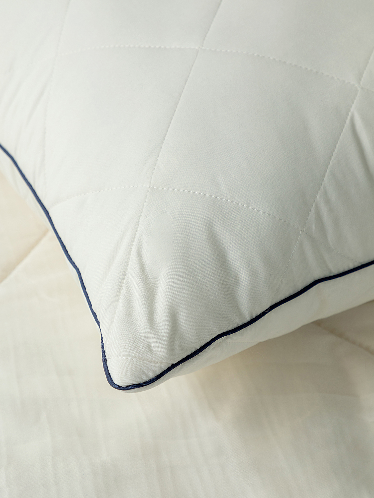 Подушка Creative, овечья шерсть, Унисон 2