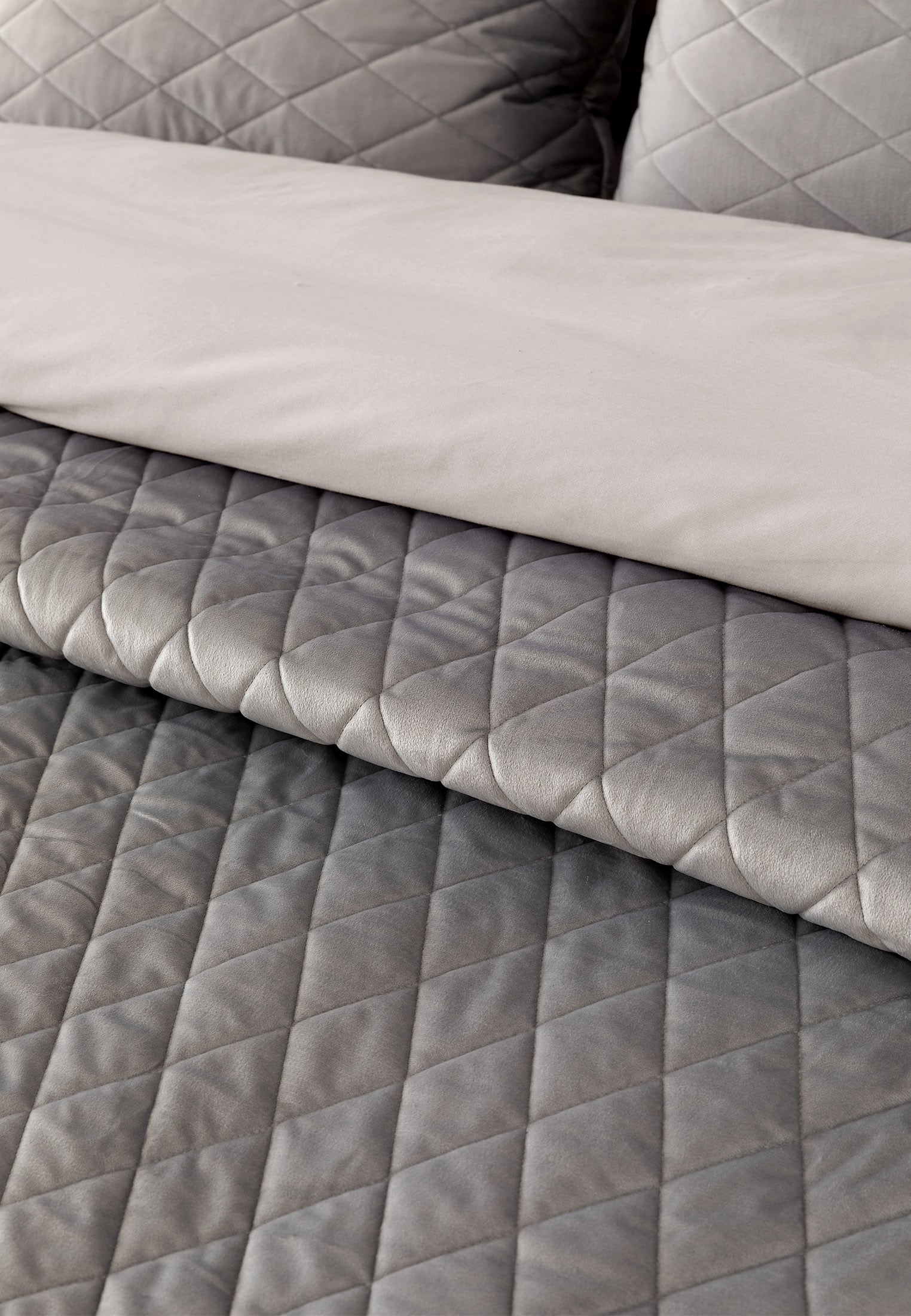 Покрывало стеганое с наволочками велюр "Essential home" Silver grey Унисон 3